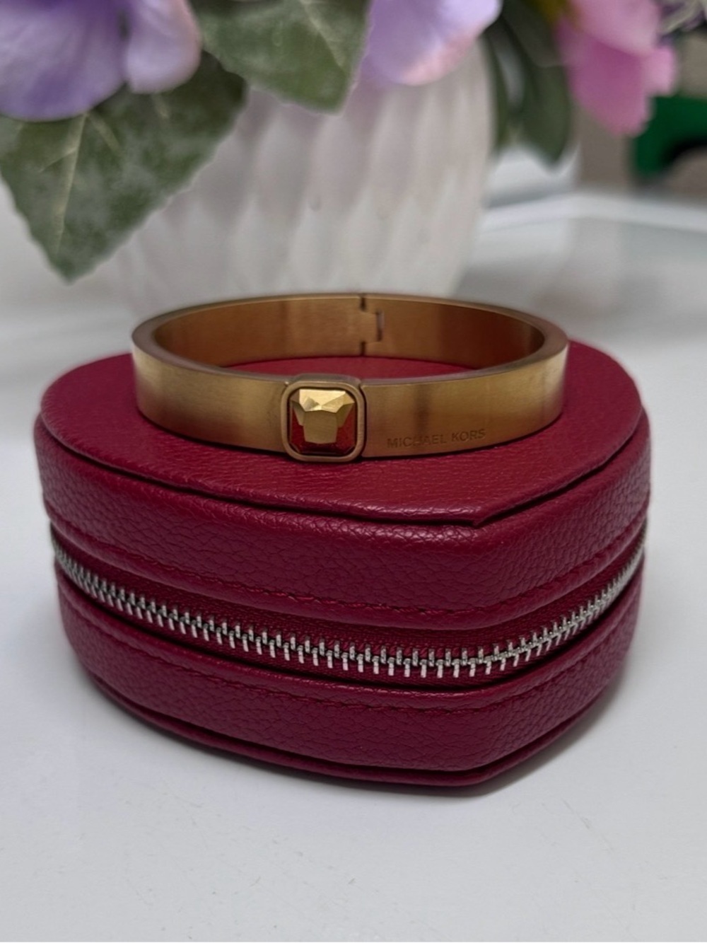 MICHAEL KORS Urban Rush Gold BangleSquare Crystal MKJ58017